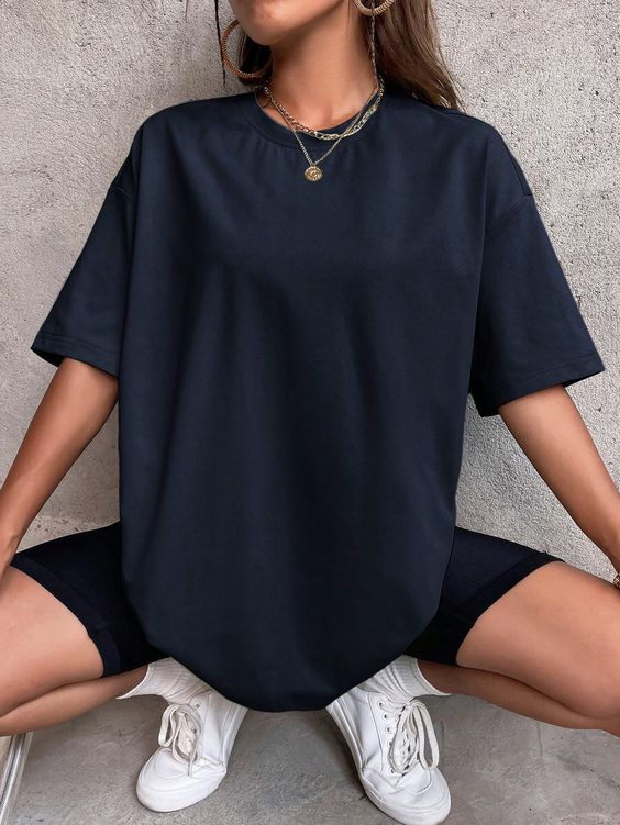 NAVY BLUE OVERSIZED TSHIRT